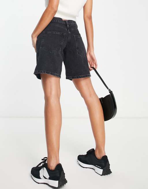 ASOS DESIGN – Czarne luźne szorty z niskim stanem i efektem sprania, 2 z 4