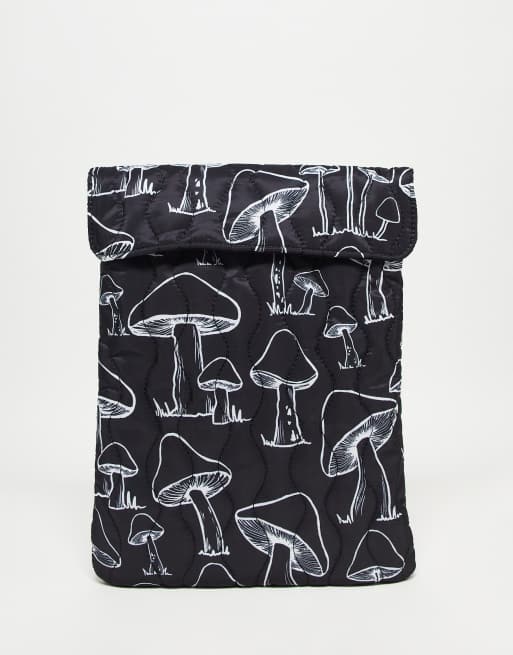 ASOS DESIGN – Czarne pikowane etui na laptopa we wzór w grzybki