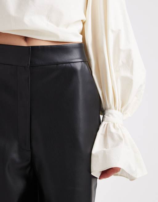 ASOS DESIGN – Czarne proste minimalistyczne spodnie z imitacji skóry, 3 z 5
