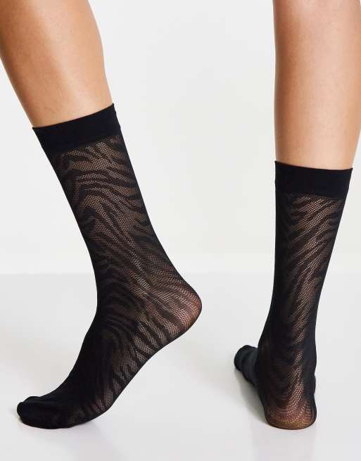 ASOS DESIGN – Czarne prześwitujące skarpetki do połowy łydki w paski zebry, 2 z 4