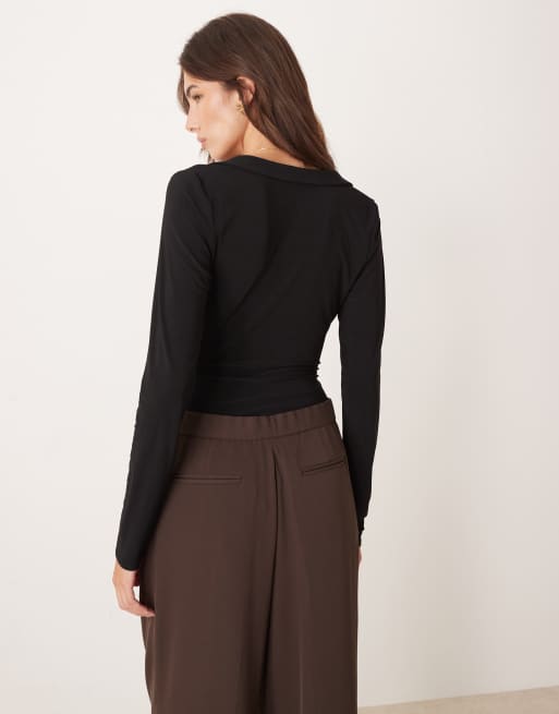 ASOS DESIGN – Czarne przylegające body z głębokim drapowanym dekoltem, 2 z 4