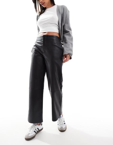 ASOS DESIGN – Czarne spodnie z krótszymi nogawkami z imitacji skóry - view 1