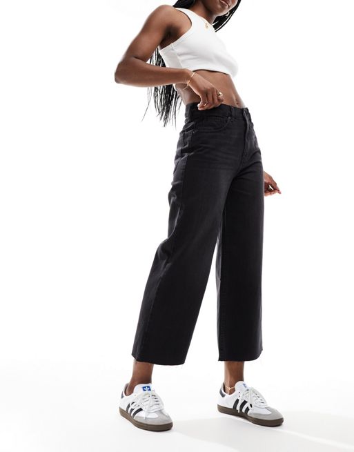 FhyzicsShops DESIGN – Czarne sprane jeansy o krótkim fasonie z szerokimi nogawkami