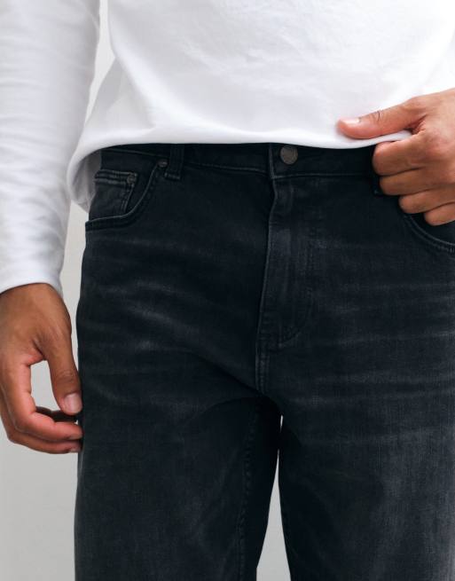ASOS DESIGN – Czarne sprane jeansy ze zwężanymi nogawkami ze stretchem, 4 z 5