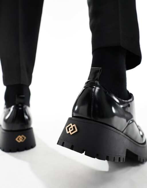 ASOS DESIGN – Czarne sznurowane buty z imitacji skóry na grubej podeszwie, 2 z 4