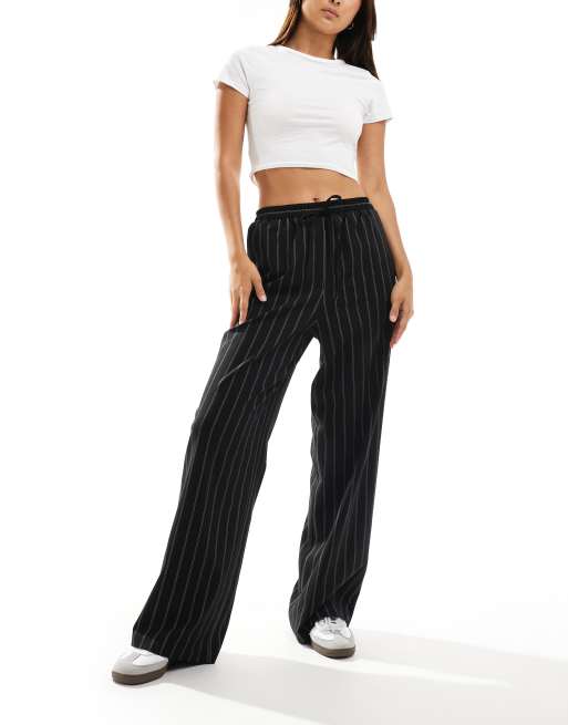 ASOS DESIGN – Czarne wciągane spodnie o dopasowanym kroju w paski
