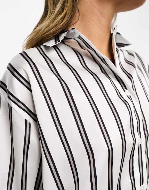 ASOS DESIGN – Czarno-biała satynowa koszula oxford w prążki, 2 z 4