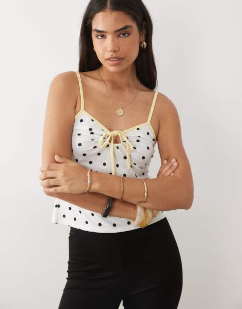 ASOS DESIGN – Czarno-biały marszczony top na ramiączkach z kontrastową lamówką i wzorem w groszki - view 1