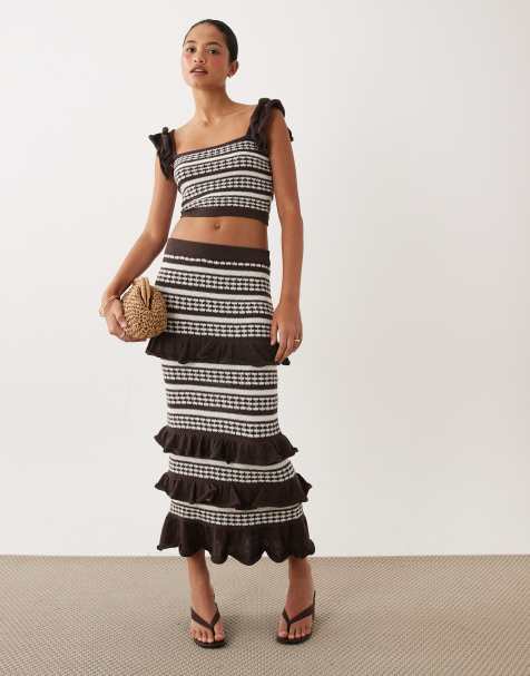 ASOS DESIGN – Czarno-biały zestaw w paski: spódnica maxi i top bardot z falbanką - view 1