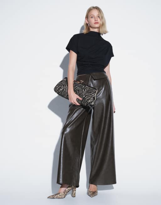 ASOS DESIGN – Czarny drapowany top ze skręconym ramieniem, 3 z 4