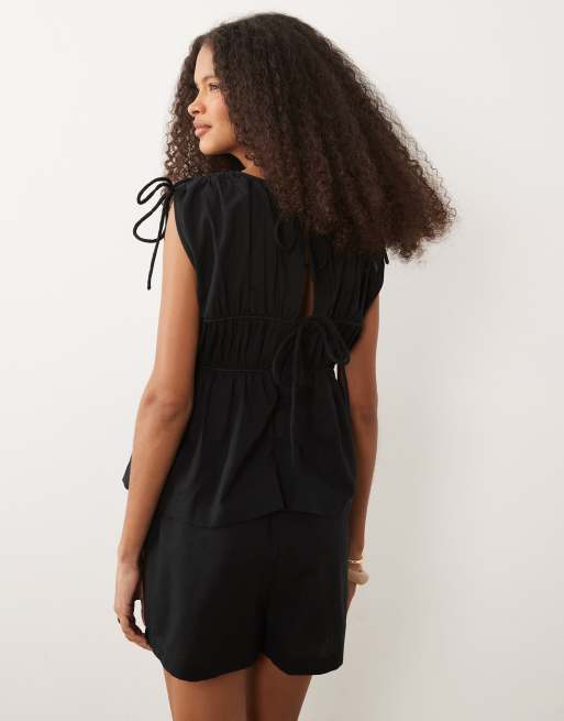 ASOS DESIGN – Czarny dwuwarstwowy krótki kombinezon z wiązaniem, 2 z 4