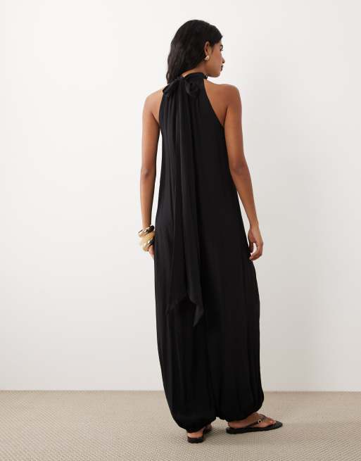 ASOS DESIGN – Czarny kombinezon z dekoltem halter i wiązaniem, 4 z 4