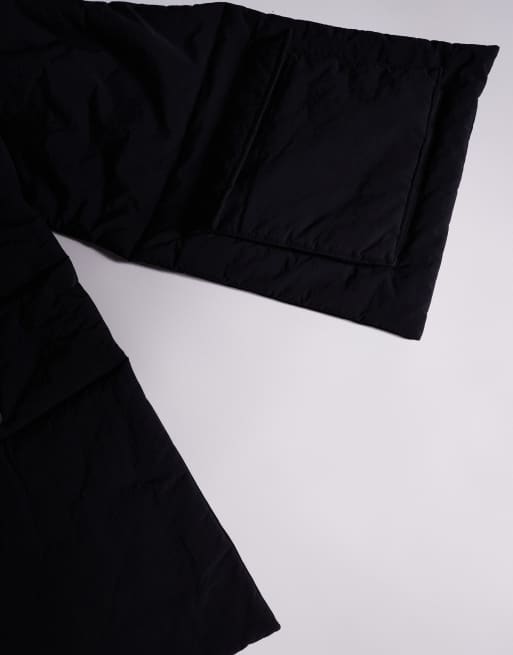 ASOS DESIGN – Czarny pikowany szalik ocieplany z kieszenią, 2 z 3