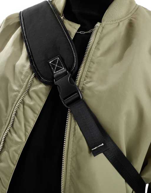 ASOS DESIGN – Czarny plecak na ramię z kontrastowym szwem, 4 z 4