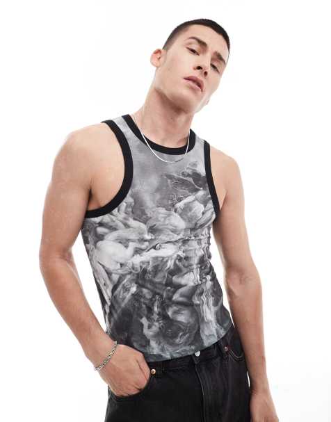 ASOS DESIGN – Czarny podkoszulek o kroju podkreślającym sylwetkę w renesansowy wzór na całej powierzchni - view 1
