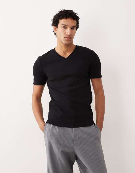 ASOS DESIGN – Czarny prążkowany T-shirt o kroju podkreślającym sylwetkę z dekoltem w kształcie litery V - view 1