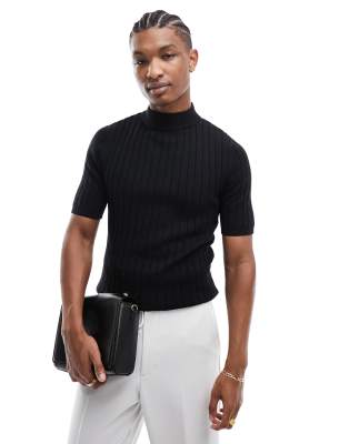 ASOS DESIGN – Czarny prążkowany T-shirt z lekkiej dzianiny o kroju podkreślającym sylwetkę z półgolfem