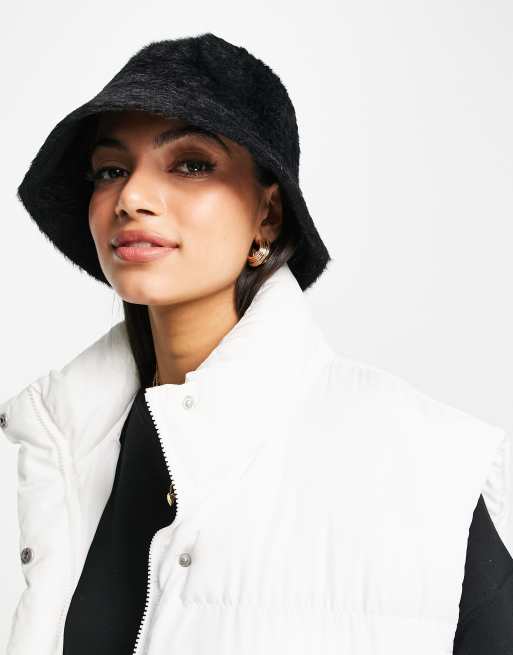 ASOS DESIGN – Czarny puszysty kapelusz typu bucket w stylu lat 90.