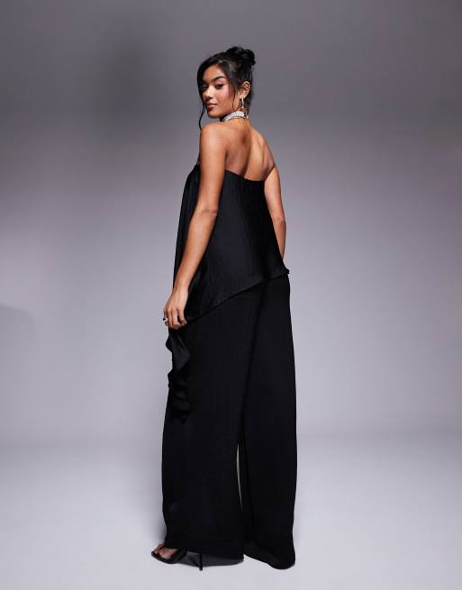 ASOS DESIGN – Czarny satynowy kombinezon z dekoltem bandeau z narzutką, 3 z 4