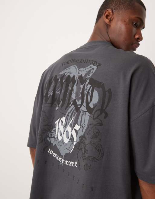ASOS DESIGN – Czarny sprany T-shirt o pudełkowym kroju oversize z obniżoną linią ramion i nadrukiem w stylu grunge