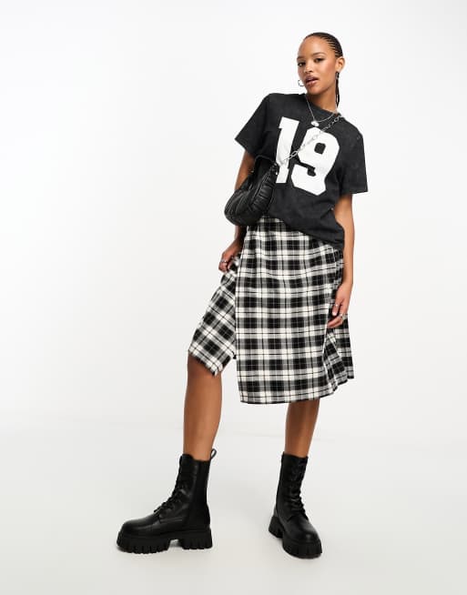 ASOS DESIGN – Czarny sprany T-shirt o regularnym kroju z numerem 19, 2 z 4