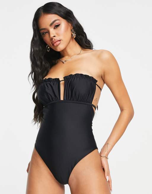 ASOS DESIGN – Czarny strój kąpielowy z dekoltem bandeau i falbanką , 3 z 4