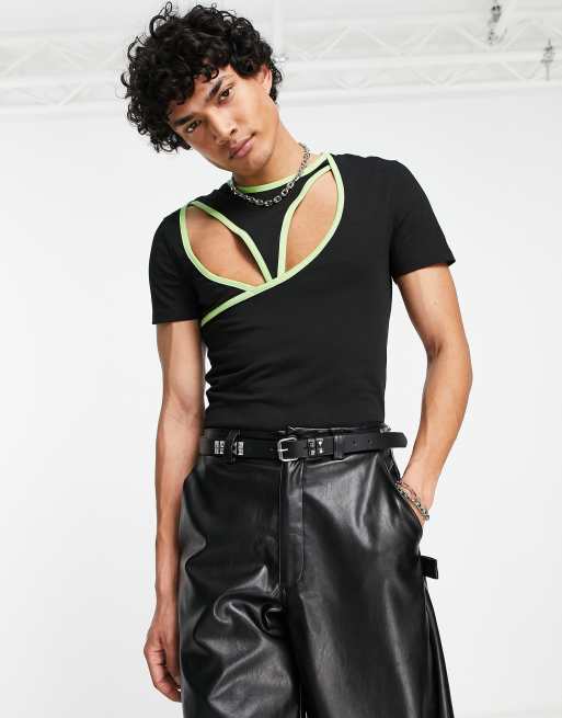 ASOS DESIGN – Czarny T-shirt o kroju podkreślającym sylwetkę z wycięciem na piersi i limonkową lamówką