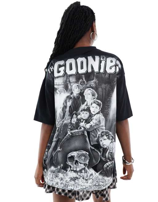 ASOS DESIGN – Czarny T-shirt unisex o fasonie oversize z nadrukiem Goonies, 2 z 4