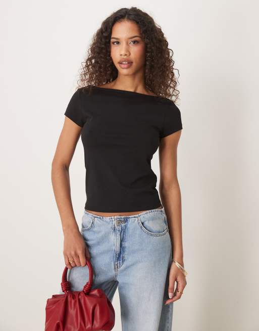 ASOS DESIGN – Czarny T-shirt z dekoltem w kształcie litery V na plecach i krótkimi rękawami