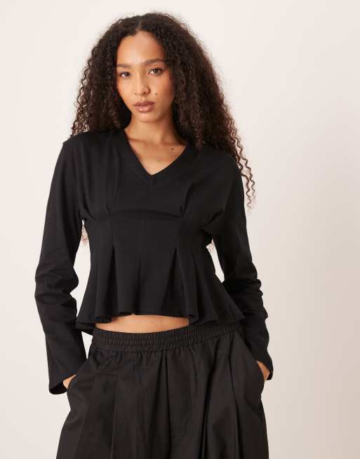 ASOS DESIGN – Czarny T-shirt z długimi rękawami i zwężaną talią z wiązaniem