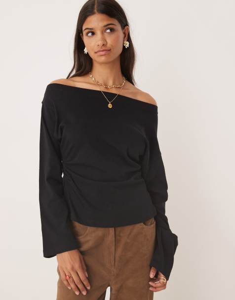 ASOS DESIGN – Czarny T-shirt z długimi rękawami, odsłoniętymi ramionami i gorsetową talią - view 1