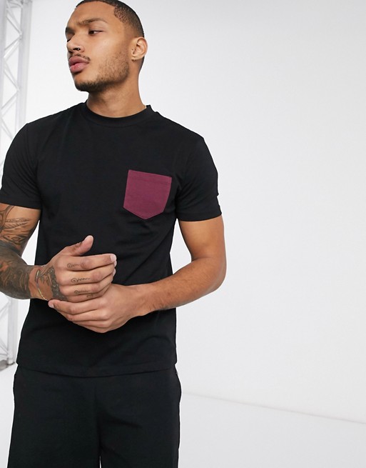 ASOS DESIGN – Czarny T-shirt z kontrastującą kieszenią ISEI