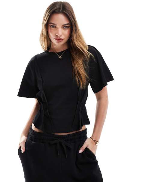 ASOS DESIGN – Czarny T-shirt z krótkimi rękawami, ozdobnymi szwami i gorsetową talią - view 1