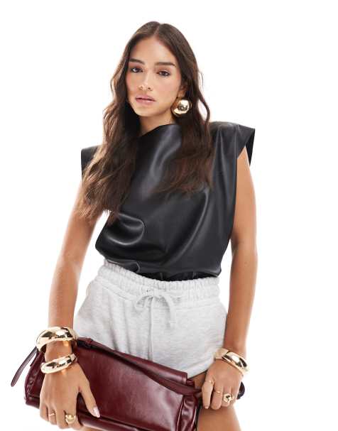 ASOS DESIGN – Czarny T-shirt z poliuretanu z krótkimi rękawkami - view 1
