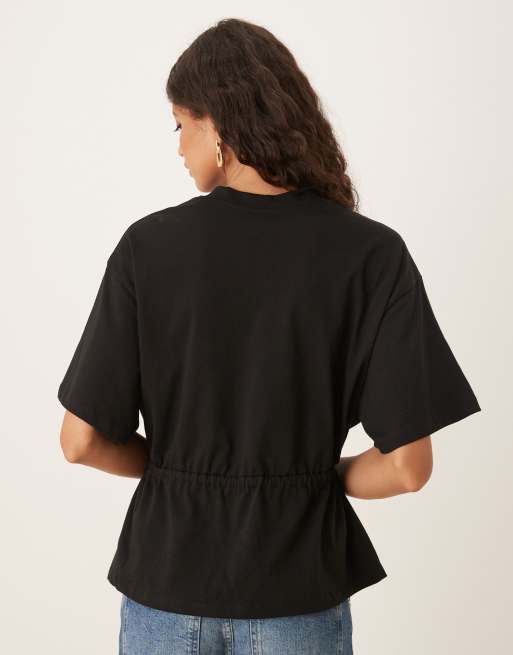 ASOS DESIGN – Czarny T-shirt z wiązaniem w talii i drapowaniem, 3 z 4