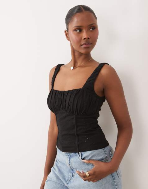 ASOS DESIGN – Czarny top typu milkmaid z haftem angielskim i marszczeniem na biuście - view 1