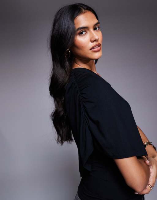 ASOS DESIGN – Czarny top z drapowanym pelerynowym detalem, 4 z 4