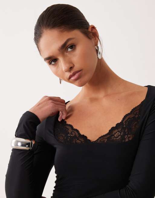ASOS DESIGN – Czarny top z długimi rękawami i koronkowymi wstawkami, 3 z 4
