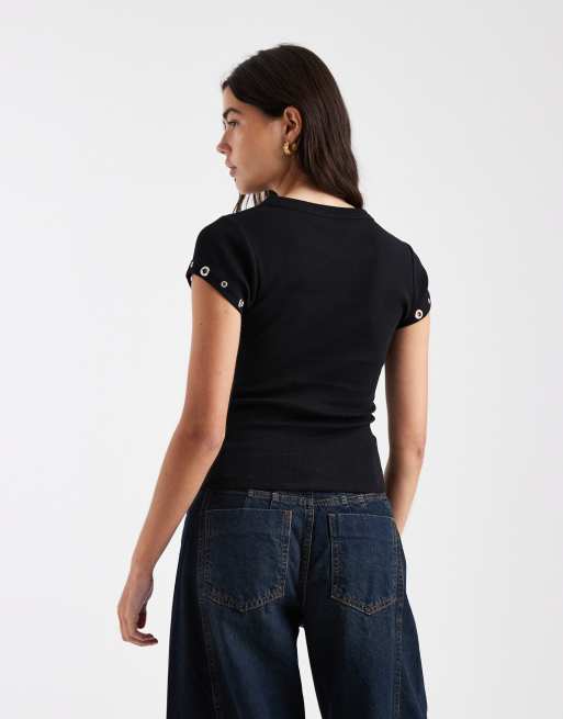 ASOS DESIGN – Czarny top z krótkimi rękawami i ćwiekami, 2 z 4