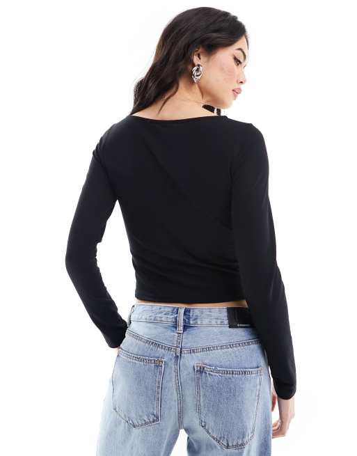 ASOS DESIGN – Czarny top z różowymi kokardkami z dżetów, 3 z 4