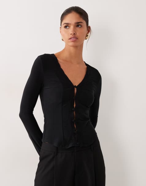 ASOS DESIGN – Czarny zapinany na guziki top z długimi rękawami i koronkowym wykończeniem - view 1