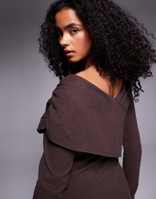 ASOS DESIGN – Czekoladowa bardzo miękka sukienka midi z kopertowym przodem, 3 z 4
