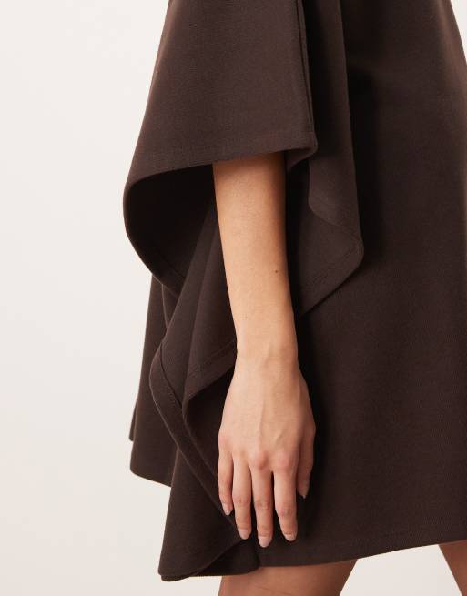 ASOS DESIGN – Czekoladowa bardzo miękka sukienka mini z pelerynką, 3 z 4