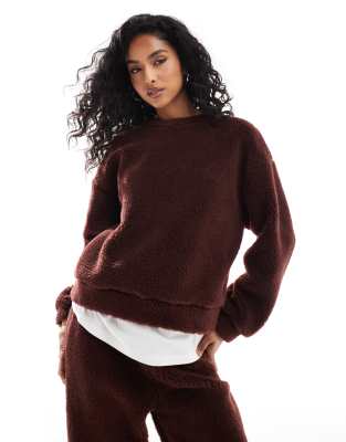 ASOS DESIGN – Czekoladowa bluza oversize ze sztucznego kożuszka, część zestawu - view 1