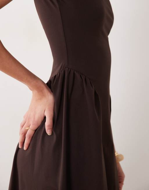 ASOS DESIGN – Czekoladowa dżersejowa sukienka midaxi z prostym dekoltem, 2 z 4