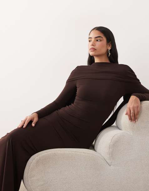 ASOS DESIGN – Czekoladowa przylegająca sukienka maxi z długimi rękawami i szalem - view 1
