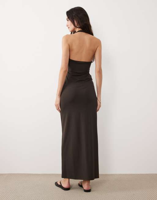 ASOS DESIGN – Czekoladowa sukienka maxi z dekoltem halter, 3 z 4
