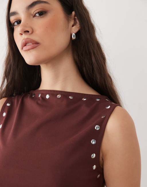ASOS DESIGN – Czekoladowa sukienka mini bez rękawów z ćwiekami, 3 z 4