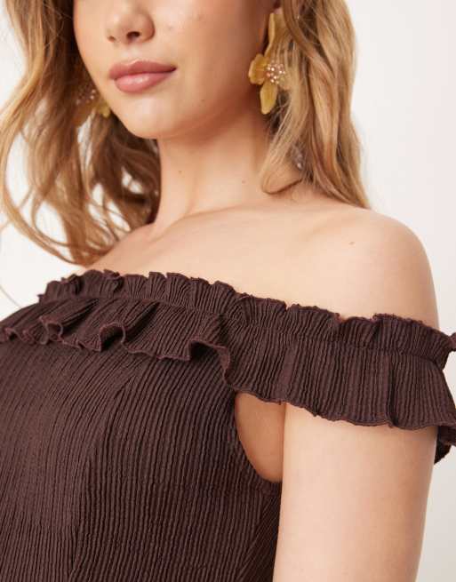 ASOS DESIGN – Czekoladowa sukienka mini z dekoltem bardot z falbanką, 3 z 4
