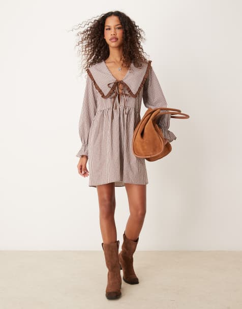 ASOS DESIGN – Czekoladowa sukienka mini z kołnierzem oversize w kratkę vichy - view 1
